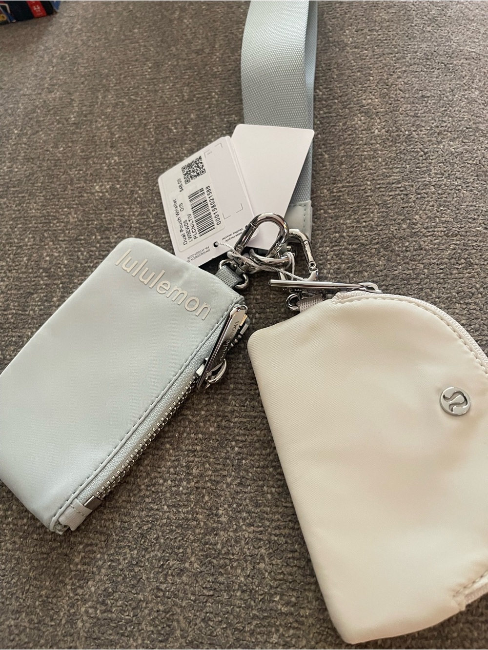 New lululemon dual pouch wristlet pelican green/ light ivory